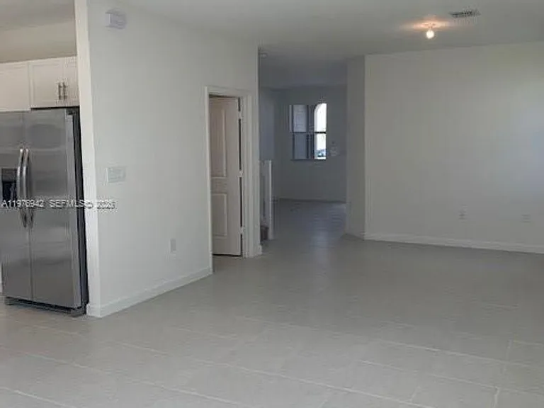 2608 SE 11th St #2608 — Photo 2