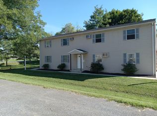 24 W Glebe Ave, Newville, PA 17241