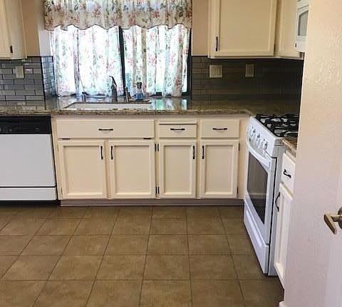 4th image of 3351 Lake Albano Cir