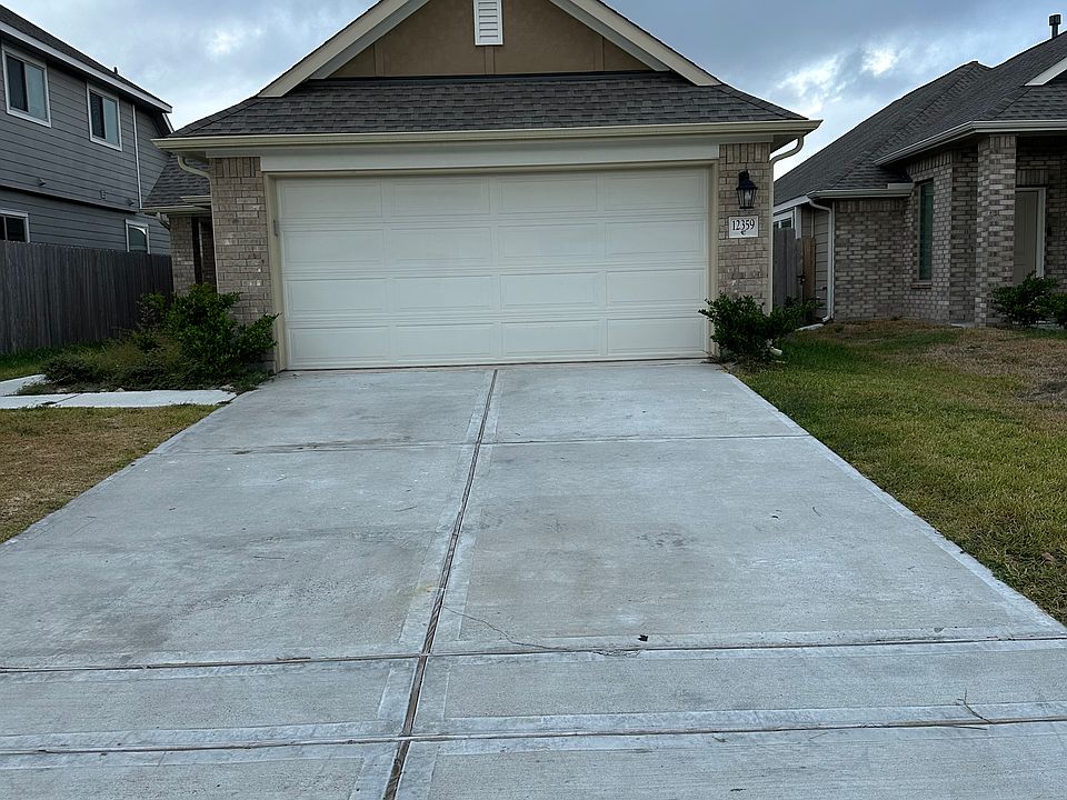 1st image of 12359 Summerbrook Dr