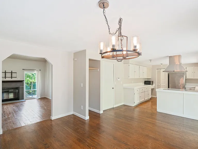2133 SW Marigold St — Photo 10