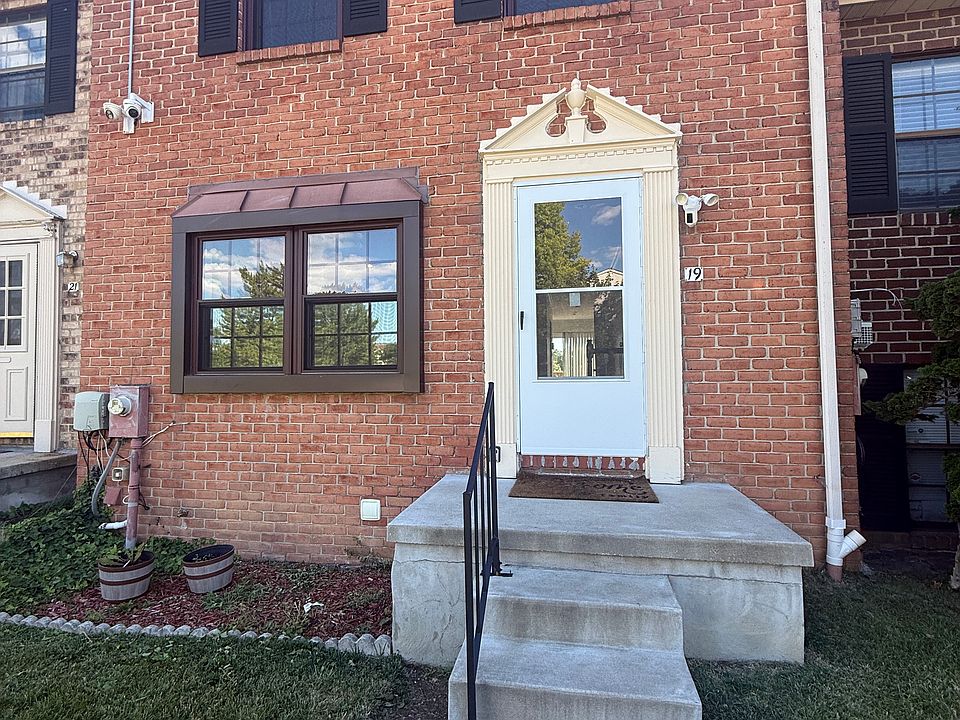 1st image of 19 Harmony Mill Ct