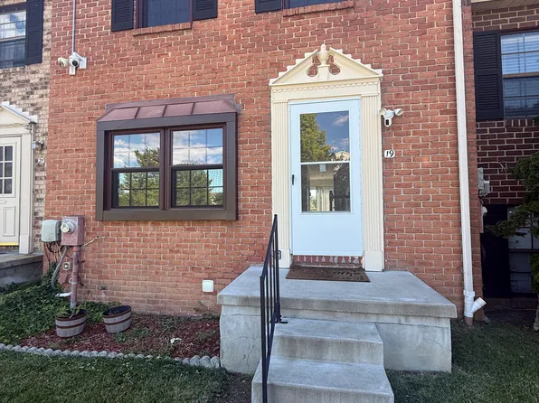 19 Harmony Mill Ct, Baltimore, MD 21228
