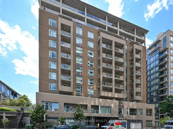 100 Champagne Ave S #903, Ottawa, ON K1S 4P4