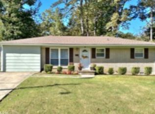6 Clifton Dr, Little Rock, AR 72209