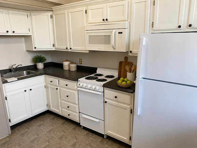 Welcome to Lancaster's First Ever Multi-Unit Apartment Building - Historic Hamilton Suites! — Photo 26