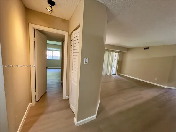 10630 SW 158th Ct APT 204, Miami, FL 33196