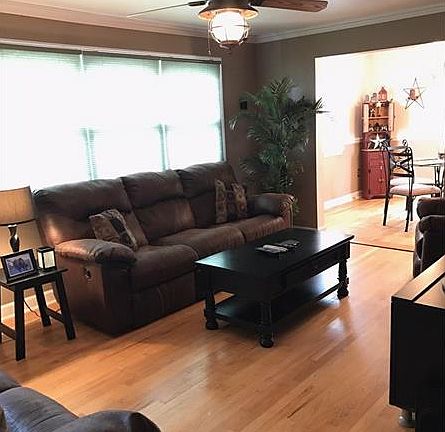 5th image of 5243 Center Dr