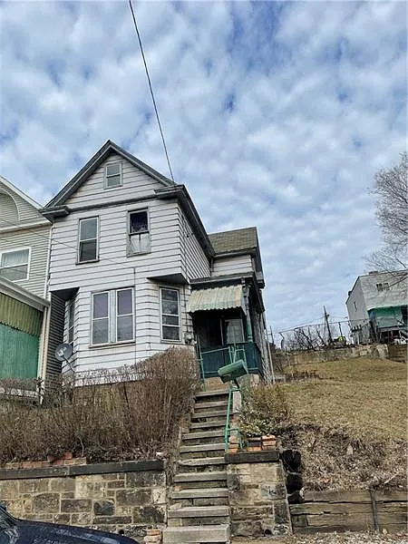 415 Mills Ave photo 1