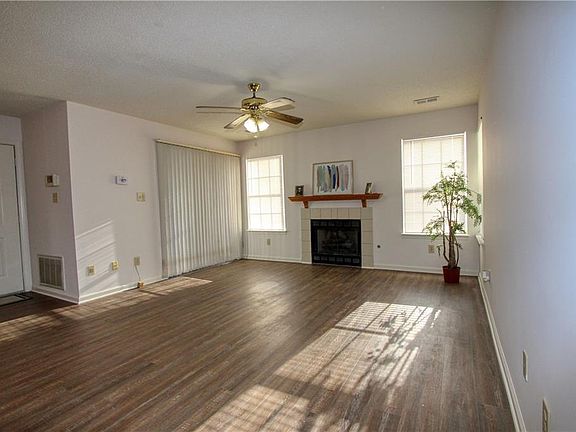 3rd image of 12858 Daybreak Cir