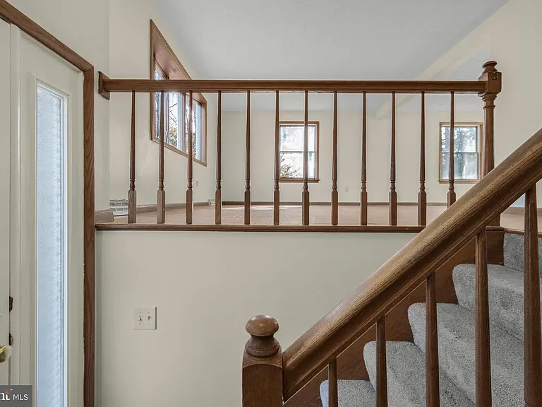 22397 Armstrong Dr — Photo 16