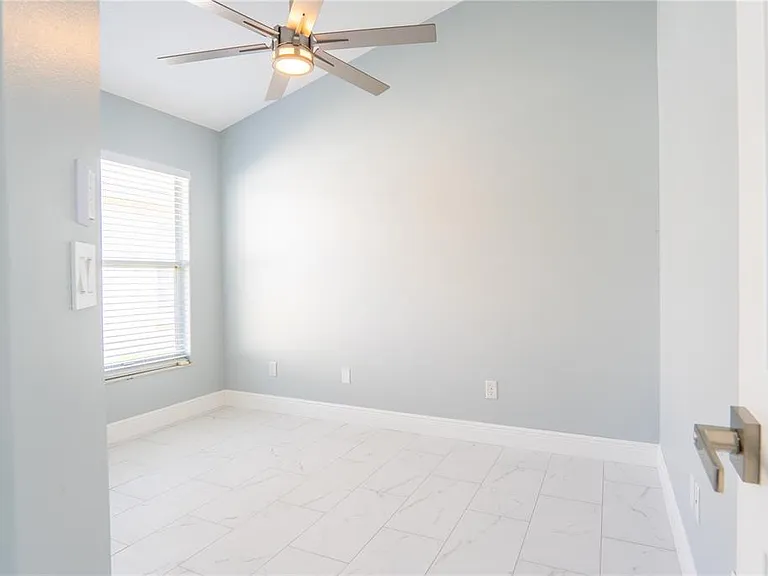 136 Seneca Point Trl — Photo 21
