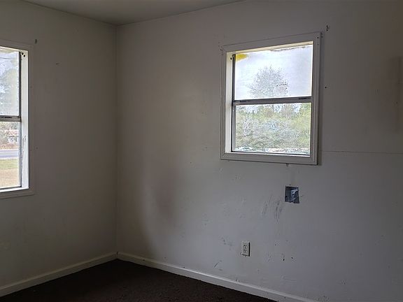 3rd image of 7606 N Highway 79