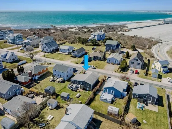 10 Stanton Ave, Narragansett, RI 02882