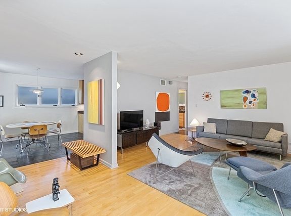3rd image of 518 Lyman Ave