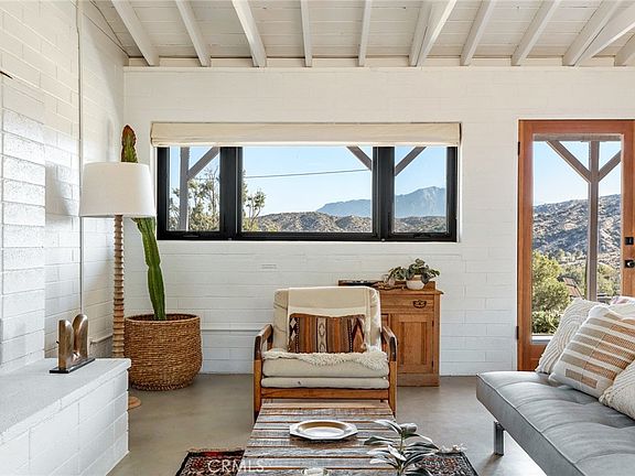 5th image of 48575 Paradise Ave