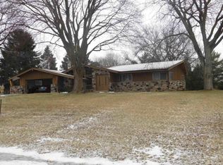 3540 Cherry Hill Dr, Brookfield, WI 53005