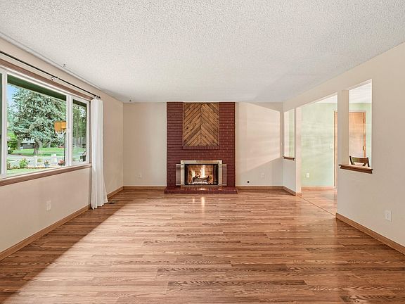 3rd image of 1612 E 49th Ave