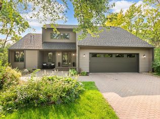 9916 Yosemite Cir, Bloomington, MN 55437