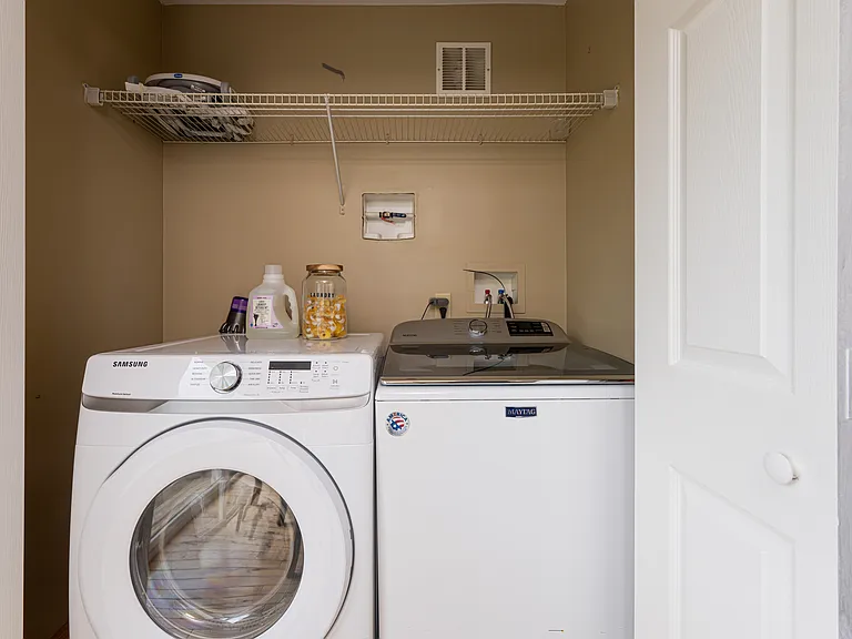 52 Green Oak Rd — Photo 16