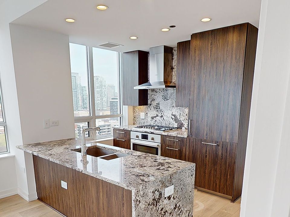 1st image of 447 W Chicago Ave #1804