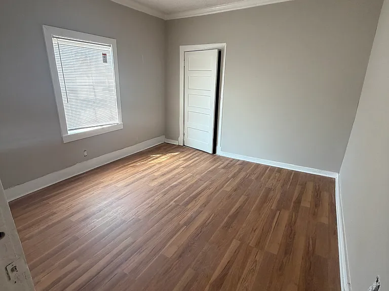 1116 Chicago Ave — Photo 6