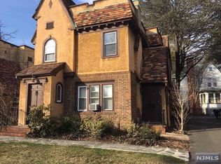 166 Washington Pl #166, Ridgewood, NJ 07450