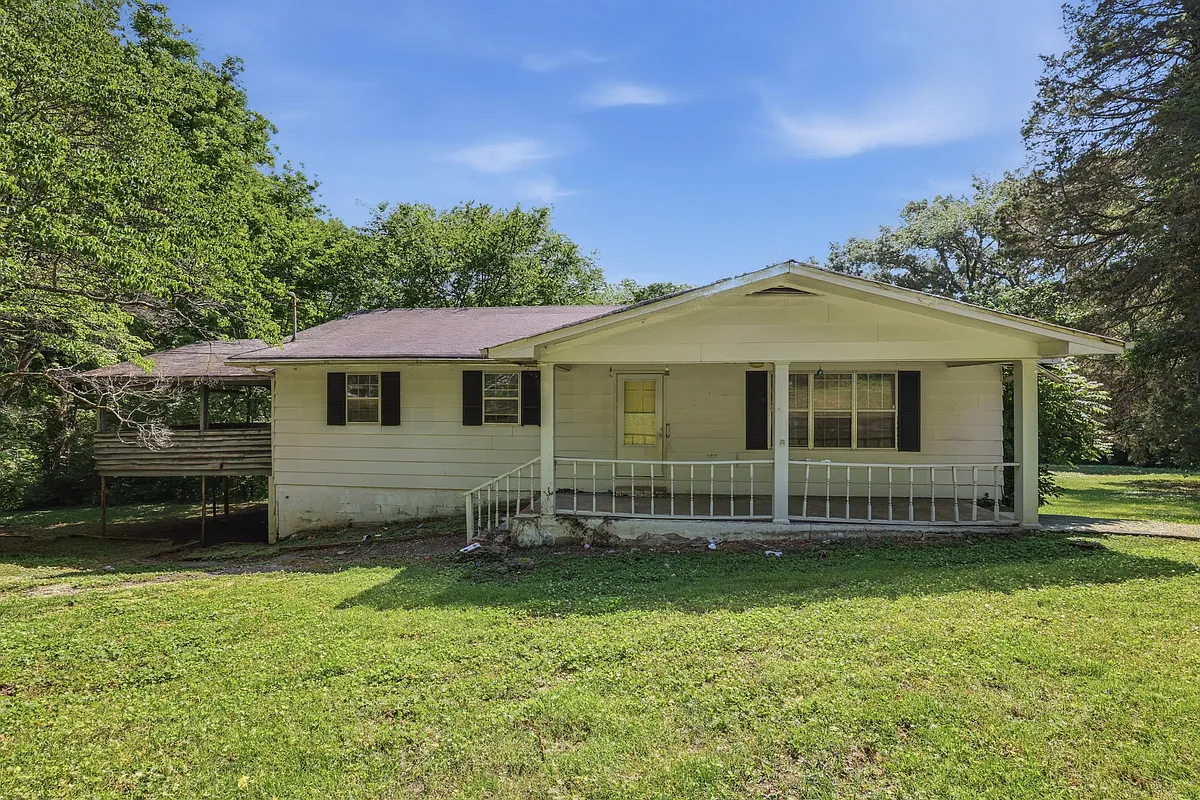 Building Photo - 5246 Old Hixson Pike