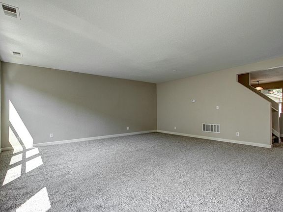 5th image of 2258 E 111th Dr