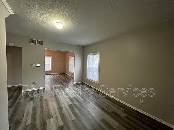 5th image of 2962 N Delaware St Unit 145