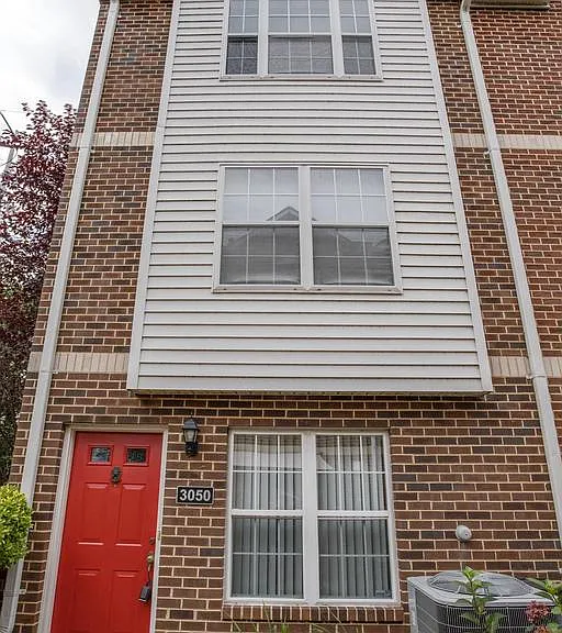 3050 S Glebe Rd — Photo 63