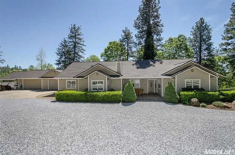 4946 Anne Louise Ln photo 1