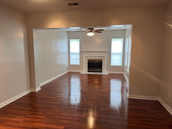4th image of 674 Huffine Manor Cir #674