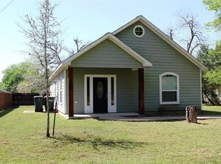 1127 Jackson St, Columbus, TX 78934