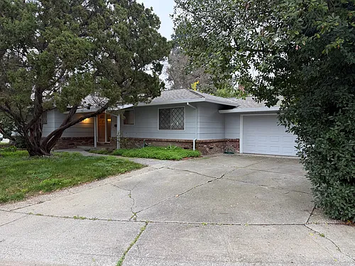 602 Laurel Pl Photo 1