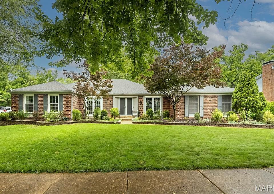 1st image of 233 Portico Dr
