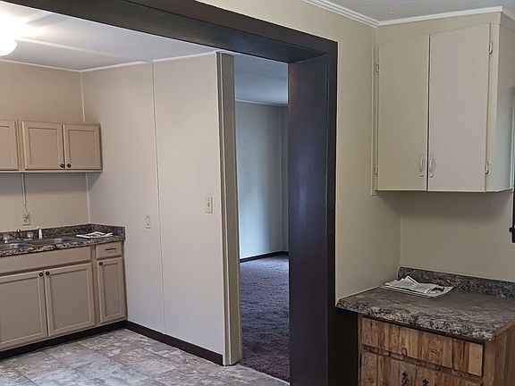 3rd image of 1020 SE Brock Gln