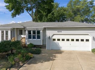 4200 Robin Ln, Hamburg, NY 14075