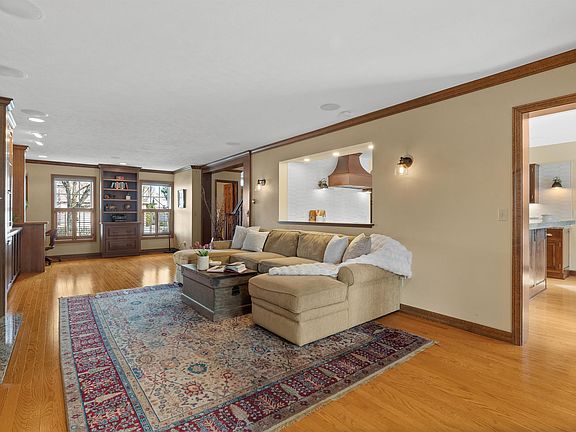 5th image of 3606 S Jefferson Dr