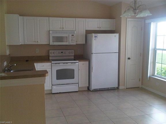 3rd image of 2745 NE 2nd Ave