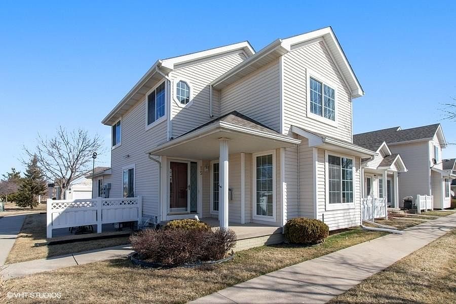1st image of 15 SE Melrose Dr