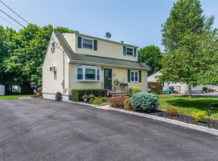 16 Robyn Dr, Monroe, NY 10950