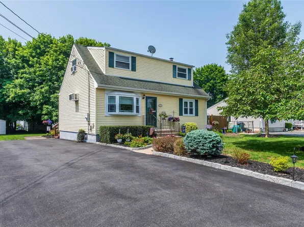 16 Robyn Drive, Monroe, NY 10950