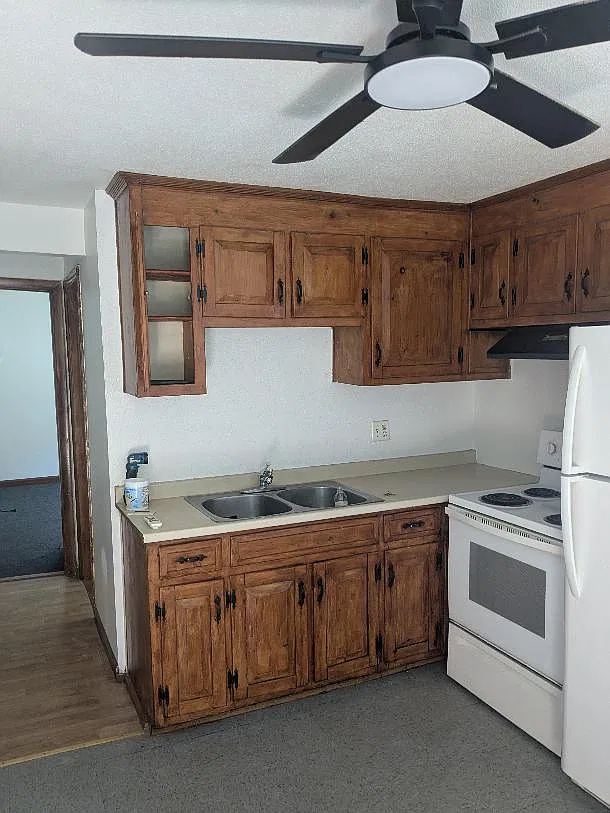 2 bed, 800 sqft, $1,290 — Photo 1