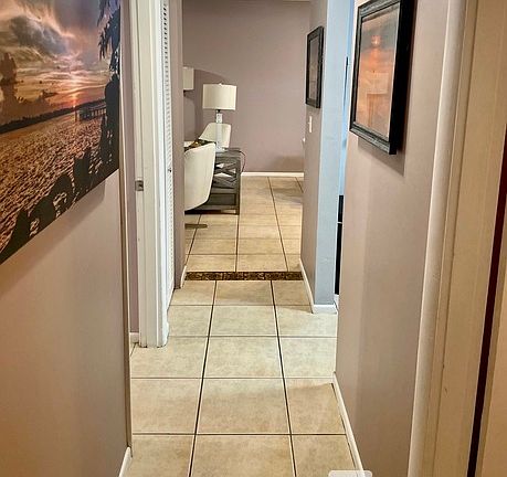 3rd image of 812 Glenview Blvd #103