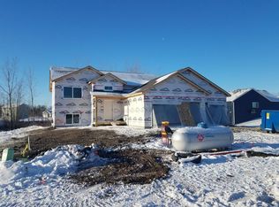 2568 Cold Lake Trl W, Mayer, MN 55360