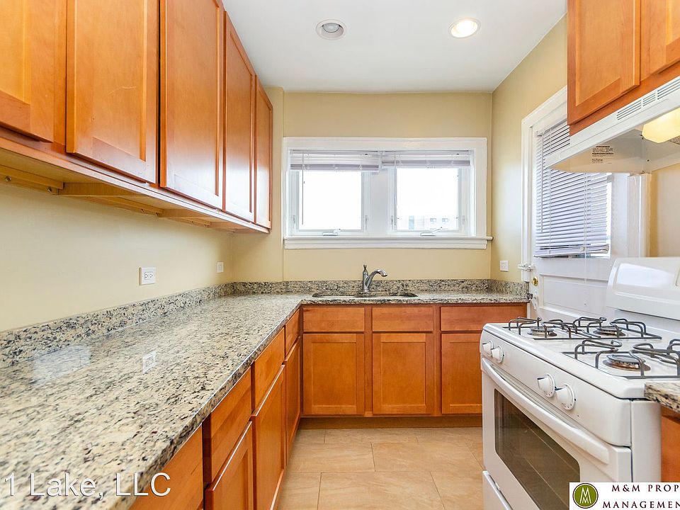 1st image of 923 Lake St Unit 3N-C3