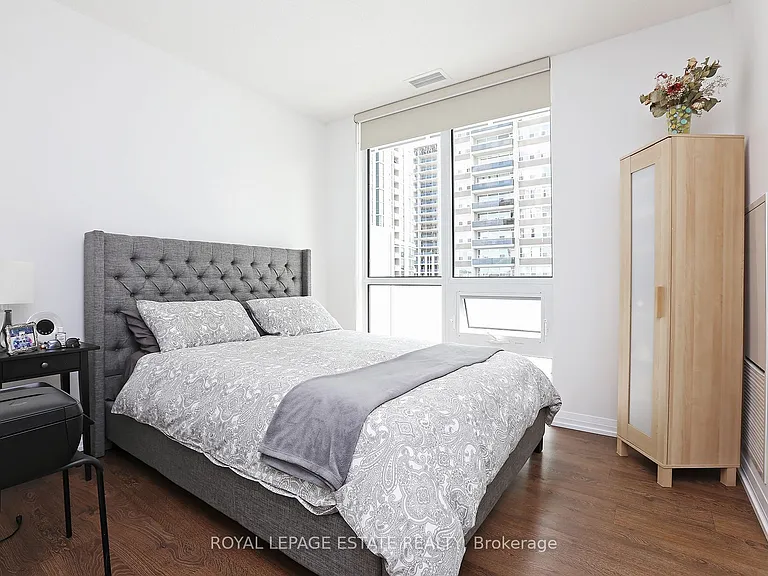 101 Erskine Ave #510 — Photo 17