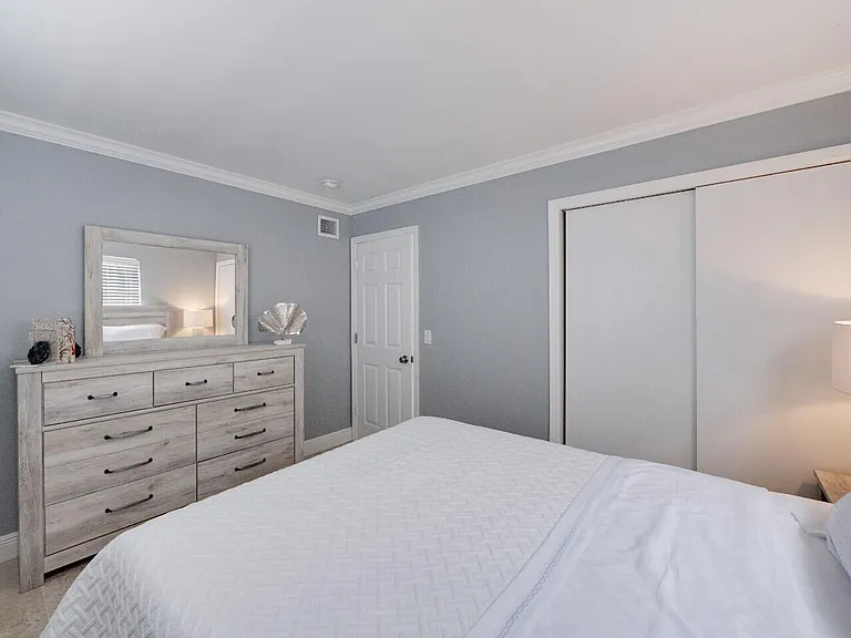 1236 Beach Rd #4 — Photo 8