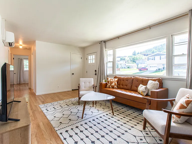 2313 Alamo Dr — Photo 17